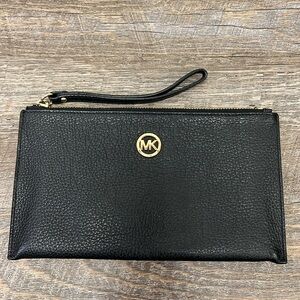 Michael Kors Fulton Large  Pebbled Leather Wristlet